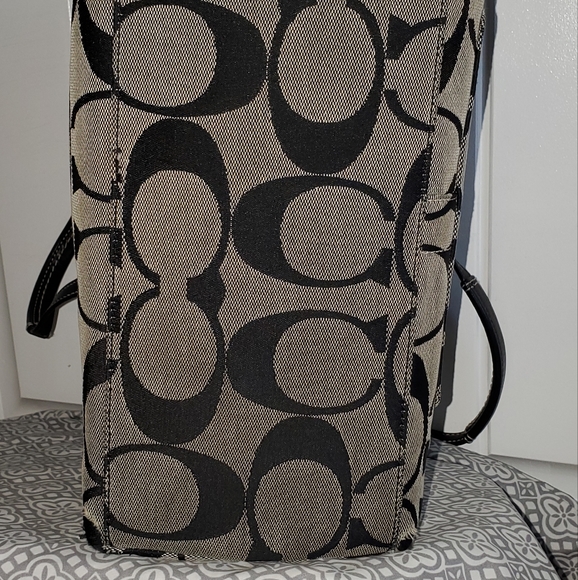 Coach Handbag - Picture 5 of 7